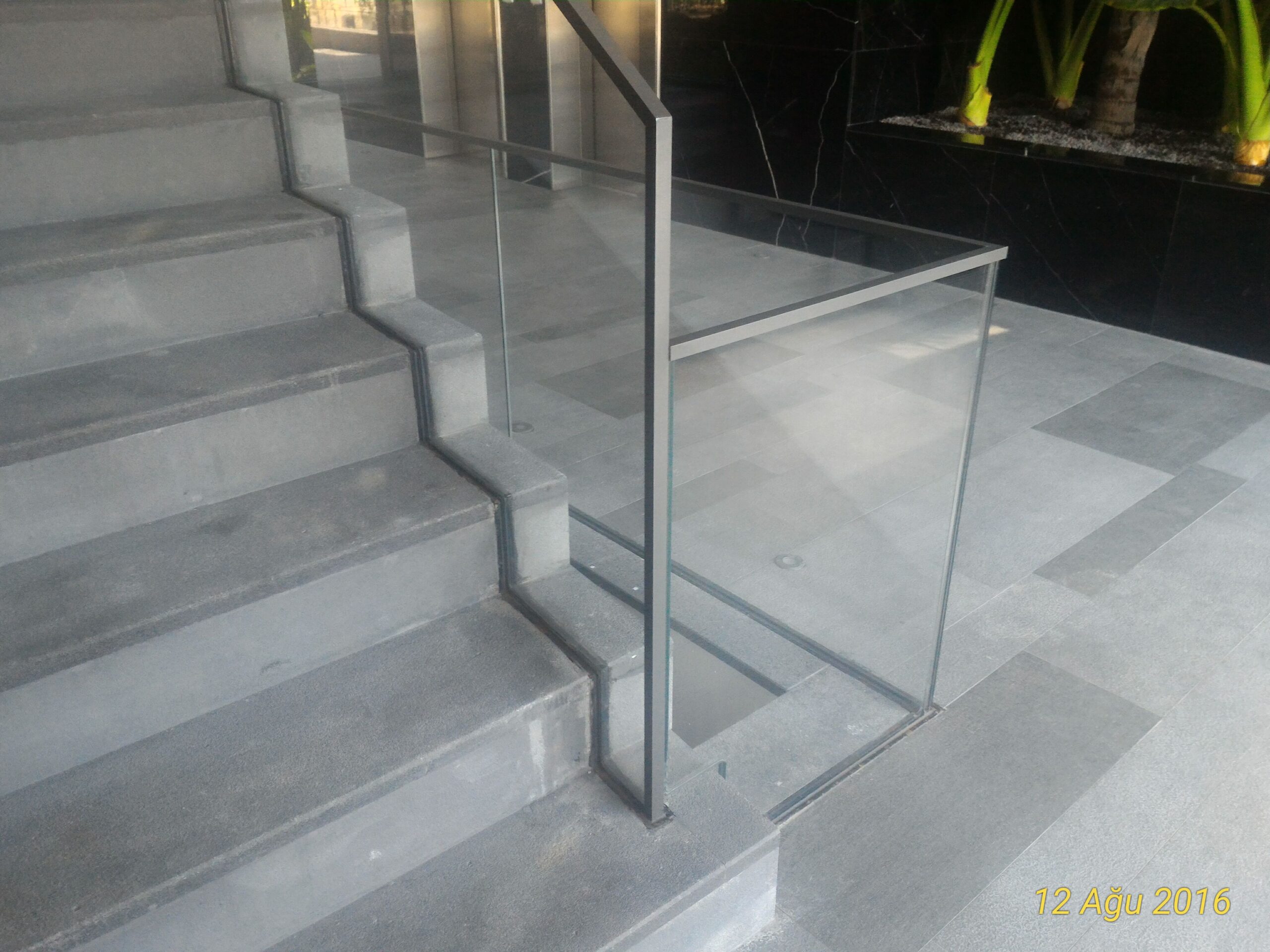 ARC-ENV-02_18: Completed Postless Cantilevered Glass Balustrade