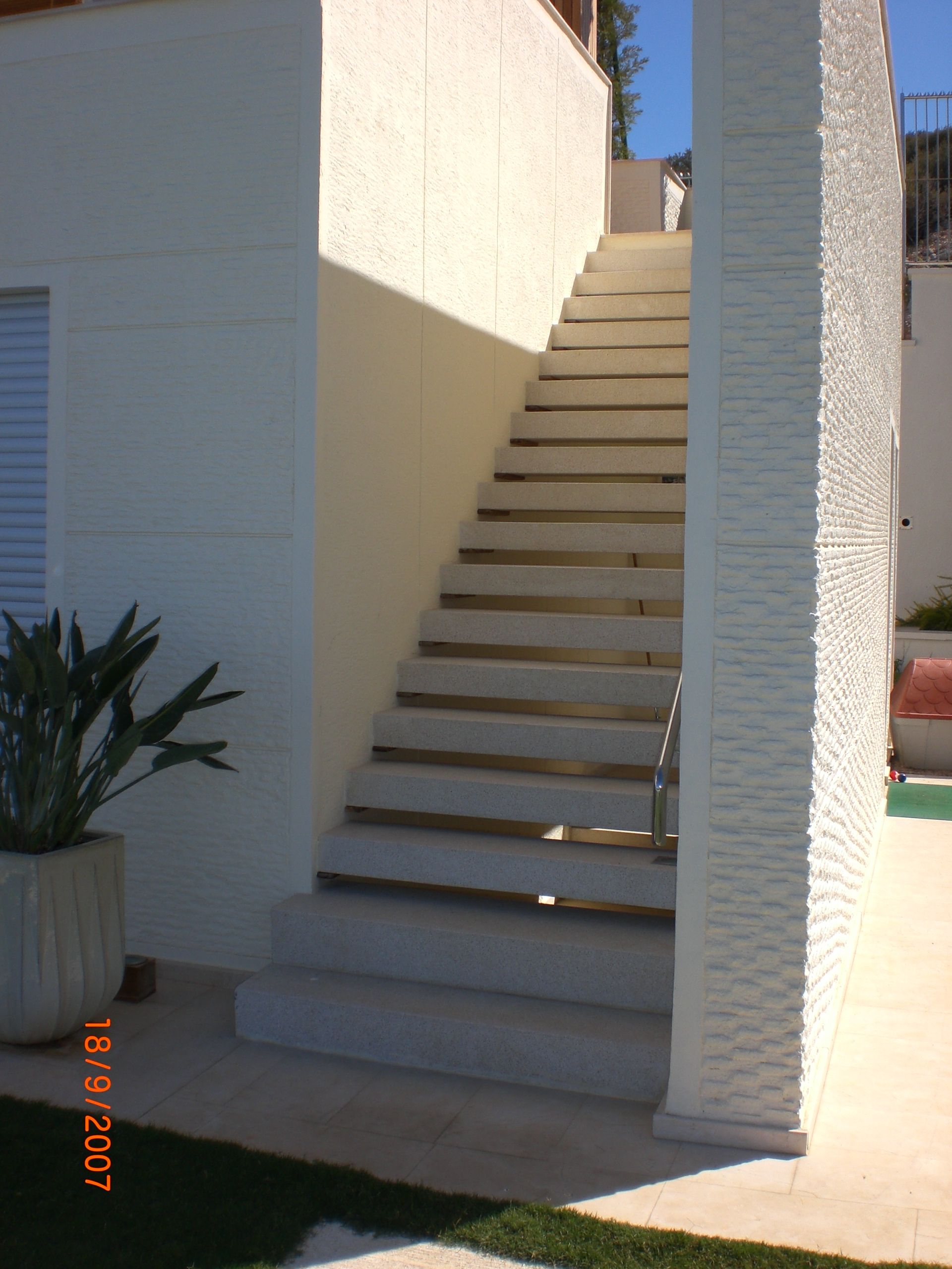 ARC-MOD-08_19: Exterior Architectural Stone Staircase